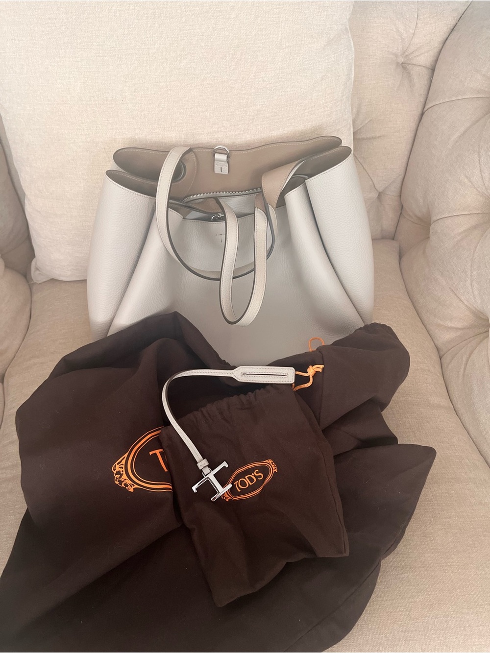TOD'S Mastice Corda - Pebbled Leather Tote in Light Beige with T Charm